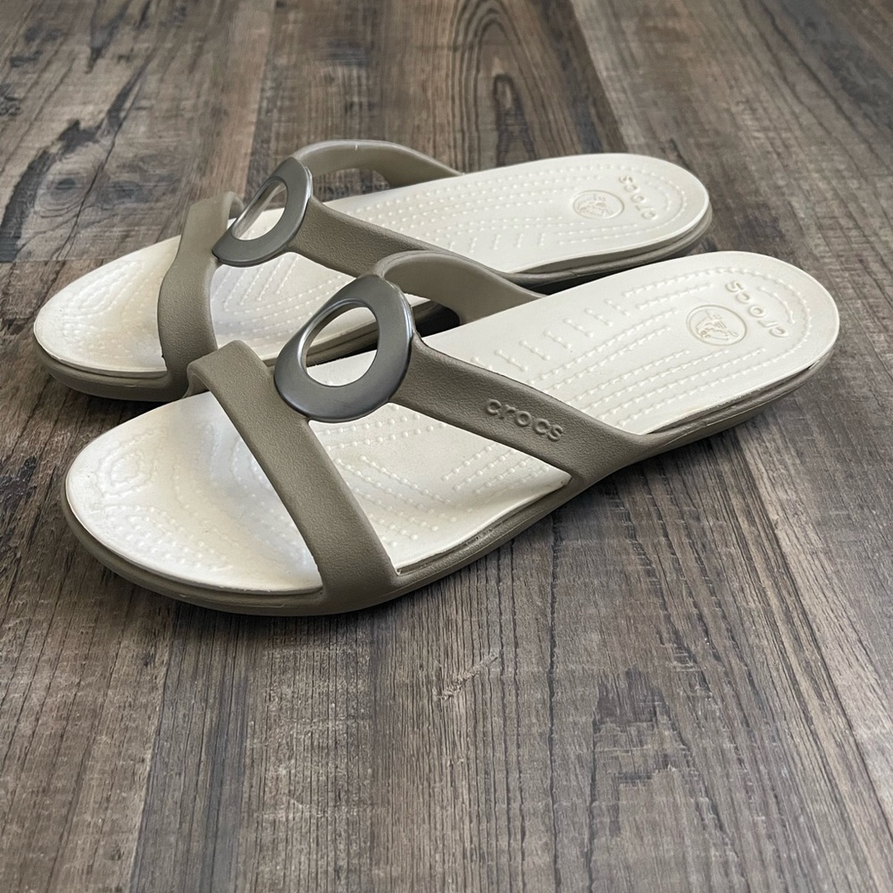 Crocs sanrah circle slide sandal